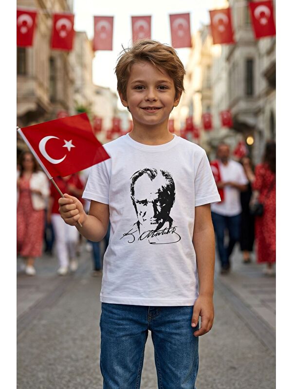 ZUZUNGA Atatürk Baskılı Beyaz Renk T-Shirt