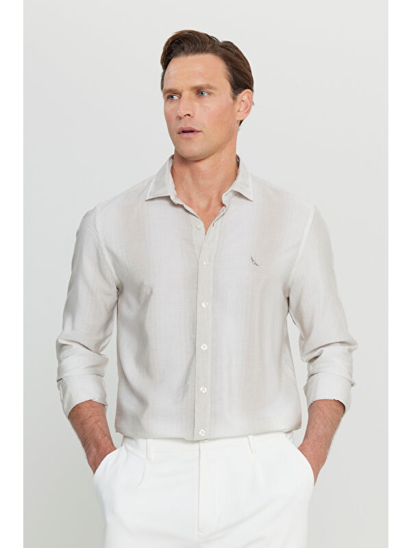 Altınyıldız Classics Erkek Bej Yumuşak Dokulu Keten Karışımlı Slim Fit Dar Kesim Klasik Yaka Çizgili Gömlek