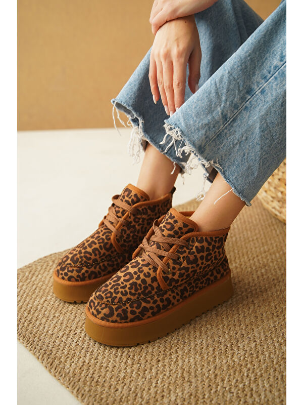 Madeline Kalın Tabanlı Yuvarlak Burunlu Bağcıklı Kürklü Kadın Bot - Görsel 7