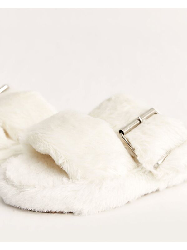 Kadın Beyaz Pelüş Tokalı Kışlık Ev İçi Terlik - D3411AX - Görsel 5