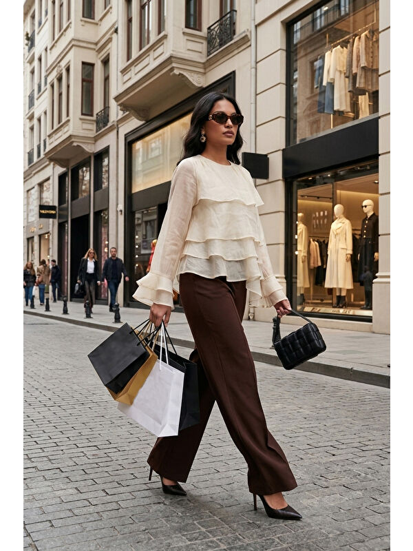 Lela Fırfırlı Relaxed Fit Uzun Kollu Yuvarlak Bluz 6835049