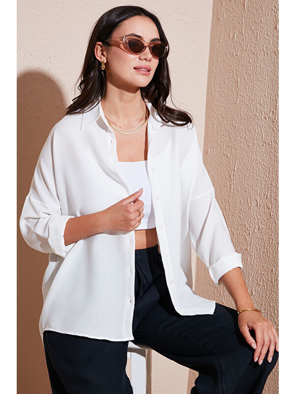 Lela Pamuk Karışımlı Regular Fit Dokulu Kadın Gömlek 6772931