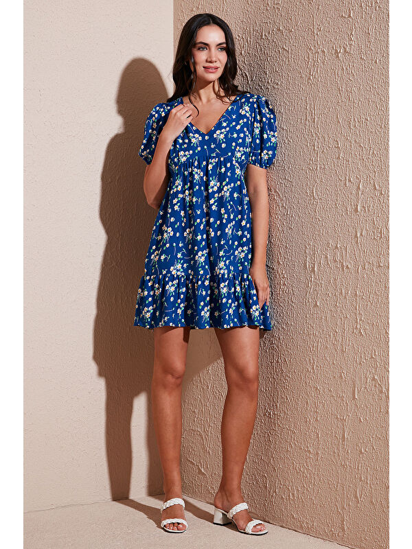 Lela Regular Fit V Yaka Balon Kol Desenli Mini Kadın Elbise 67810045