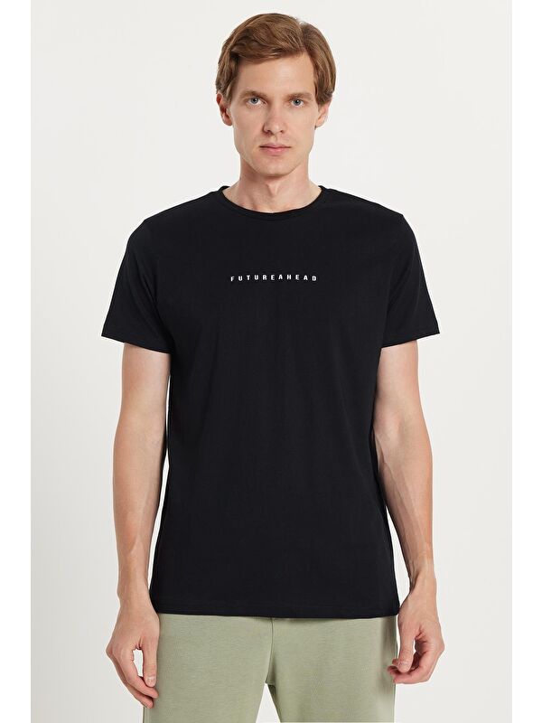 TUDORS Erkek Slim Fit Dar Kesim %100 Pamuk Yumuşak Dokulu Baskılı Siyah Bisiklet Yaka Tişört