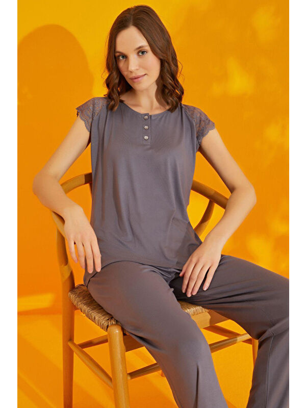 Fullamoda Yakası Dantel Detaylı Pijama Takımı