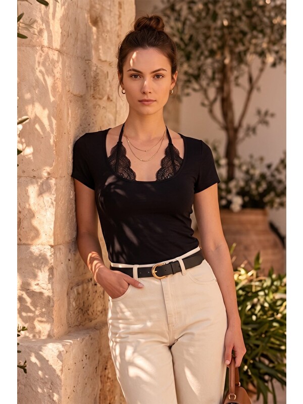 Fullamoda Dantel Boyundan Bağlama Detaylı Slim Fit Bluz