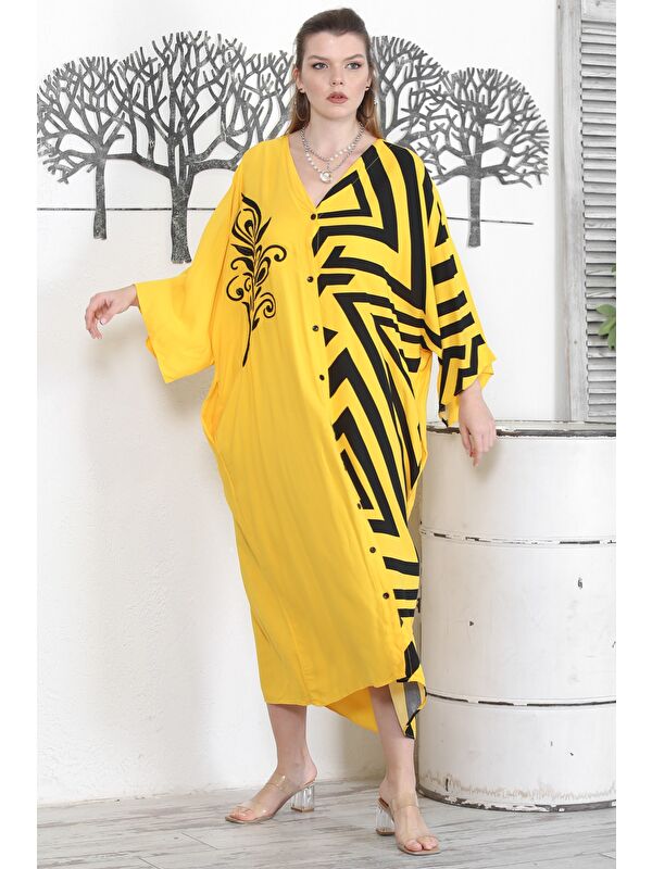 Chiccy Sarı V Yaka 3/4 Kol Düğmeli Gizli Cepli Nakışlı Baskılı Casual Oversize Dokuma Elbise