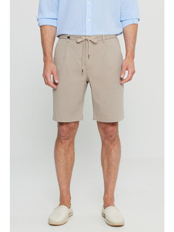 Altınyıldız Classics Erkek Bej Pamuklu Slim Fit Beli Bağlamalı Yan Cepli Esnek Şort