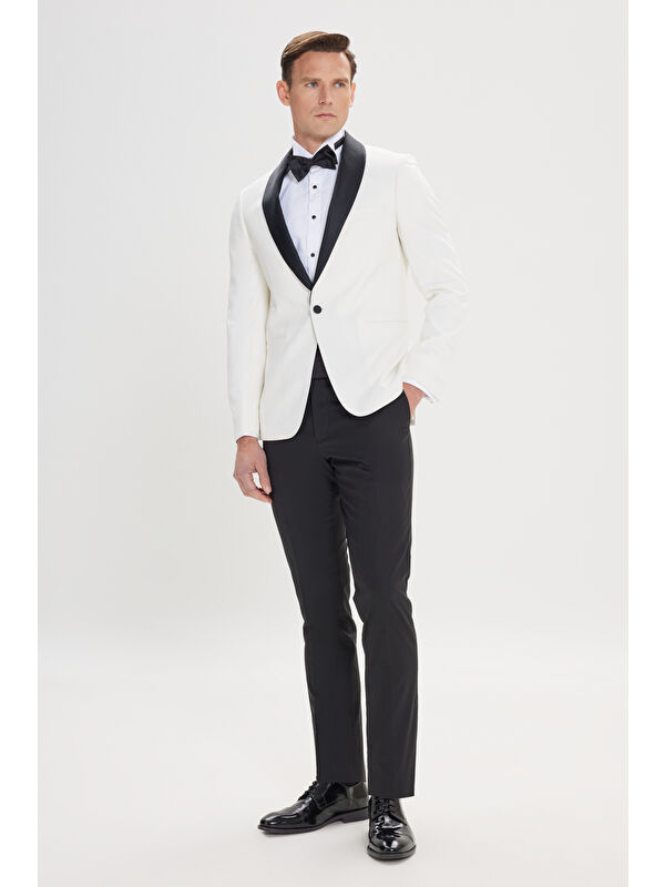 Altınyıldız Classics Erkek Beyaz Slim Fit Dar Kesim Şal Yaka Armürlü Çift Fleto Cepli Damatlık Smokin Takımı