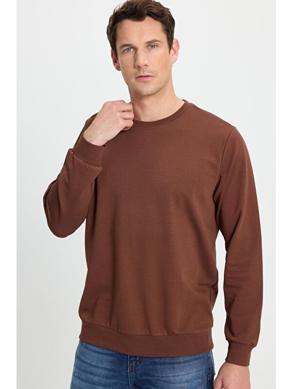 TUDORS Erkek Relax Fit Rahat Kesim %100 Pamuk 2 İplik Bisiklet Yaka Kahverengi Sweatshirt