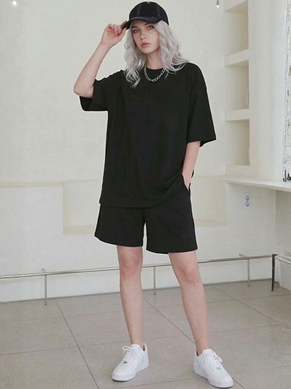 Trendseninle Siyah Düz Oversize Şortlu Tişört Takım