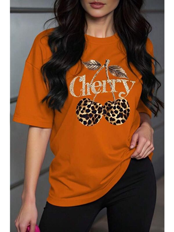 Oksit Gold Cherry Kadın Oversize Ön Baskılı Bisiklet Yaka Pamuklu T-Shirt Rahat Kesim