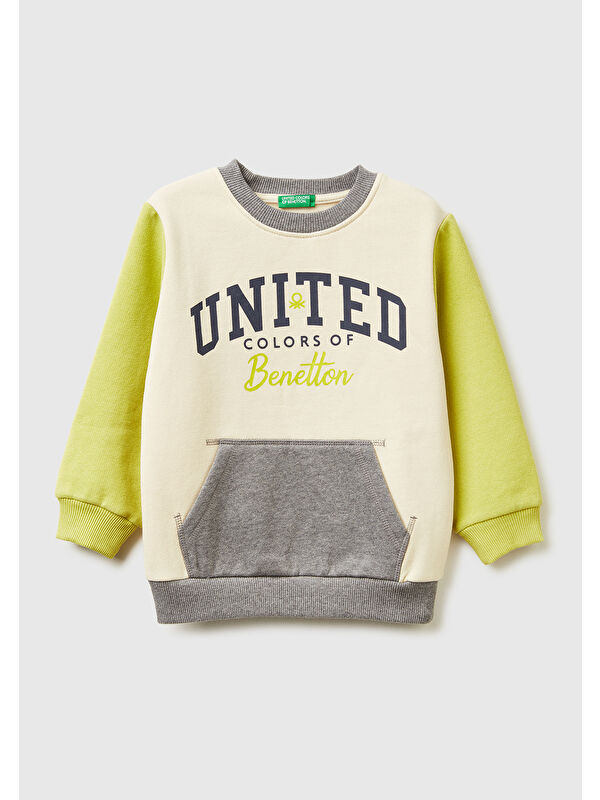 United Colors Of Benetton Erkek Çocuk Hardal-Ekru Önü Logo Baskılı Cepli Bisiklet Yaka Regular Fit Sweatshirt