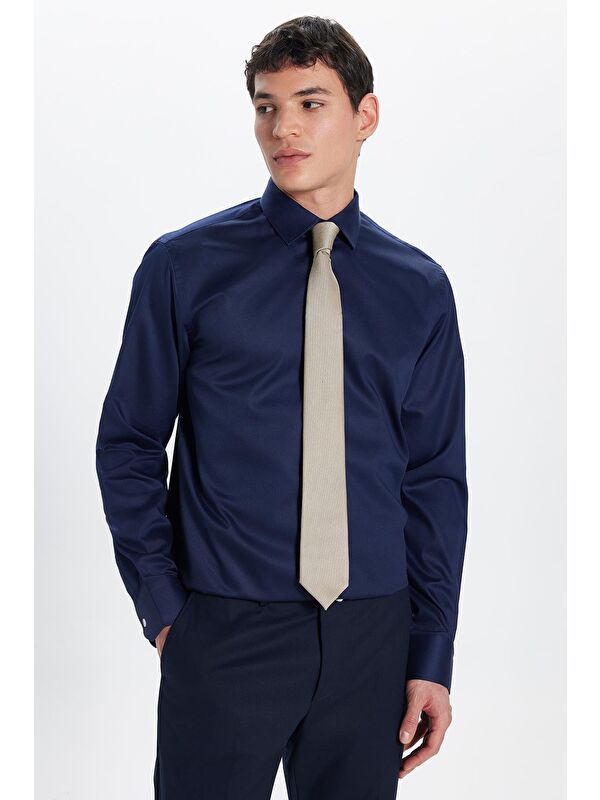 TUDORS Erkek Slim Fit Non-Iron Pamuklu Doğa Dostu Ekoteks Belgeli Ütü Gerektirmez Lacivert Gömlek