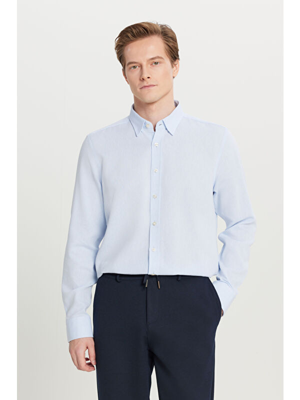 Altınyıldız Classics Erkek Açık Mavi %100 Pamuklu Slim Fit Gizli Düğmeli Yaka Armürlü Gömlek
