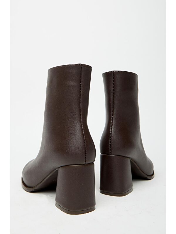Kadın Kahverengi Topuklu Bot & Bootie – Fermuarlı Günlük Bot - Görsel 7
