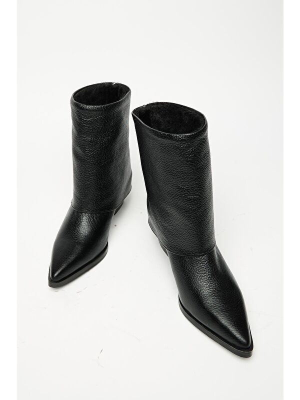 Kadın Siyah Hakiki Deri Western Topuklu Bot – Sivri Burun & Fermuar Aksesuarlı - Görsel 4