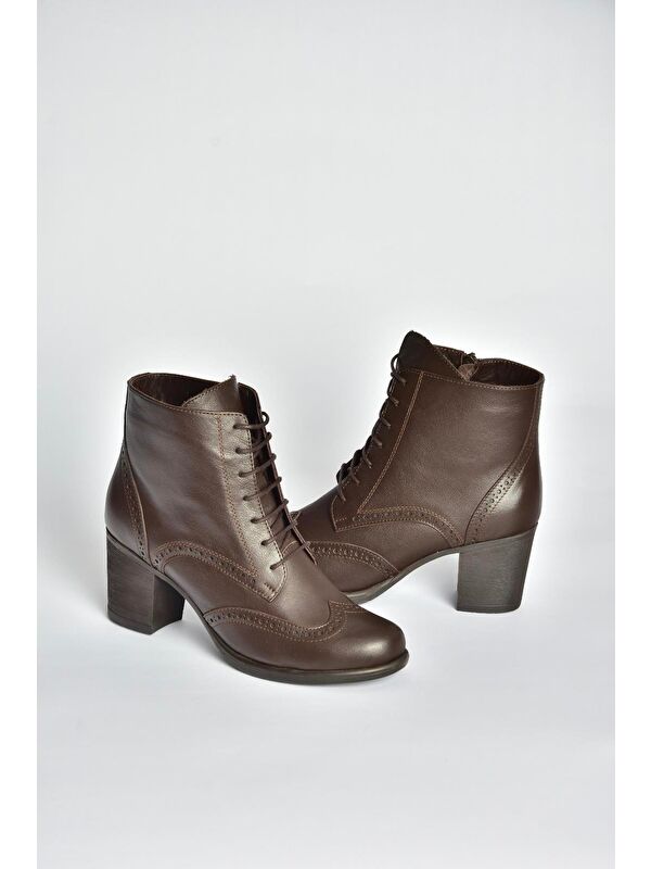 Kahverengi Kadın Bot V468300903 - Görsel 2