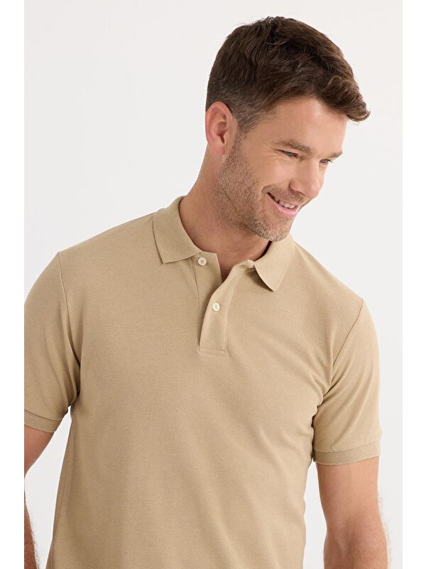 TUDORS Erkek Slim Fit Dar Kesim Pamuklu Yumuşak Dokulu Serin Tutan Kumaş Düz Pike Bej Polo Yaka Tişört