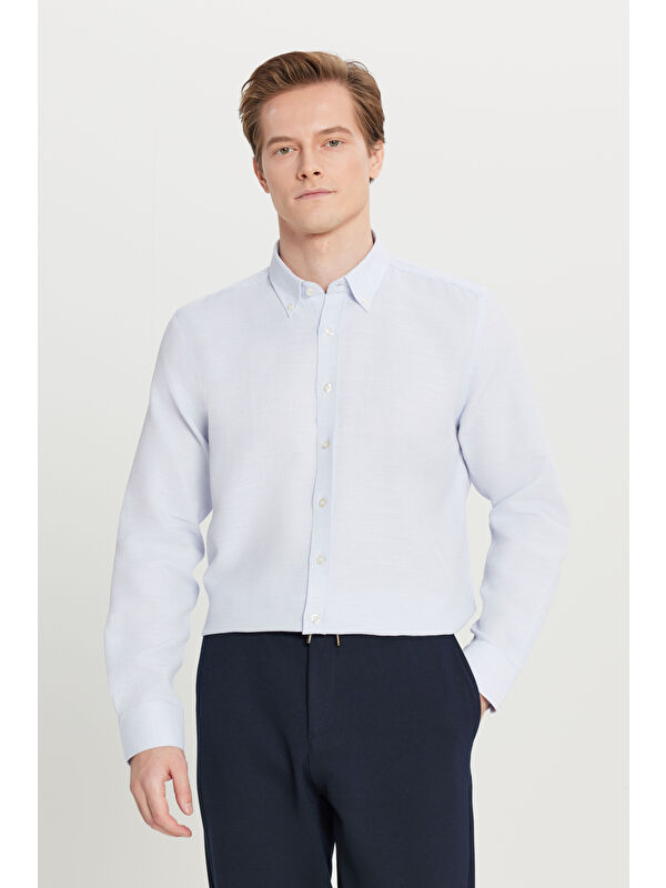 Altınyıldız Classics Erkek Açık Mavi Pamuklu Tailored Slim Fit Dar Kesim Düğmeli Yaka Armürlü Gömlek