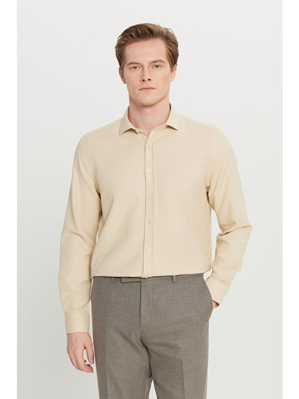 Altınyıldız Classics Erkek Bej Pamuklu Tailored Slim Fit Dar Kesim Küçük İtalyan Yaka Armürlü Gömlek