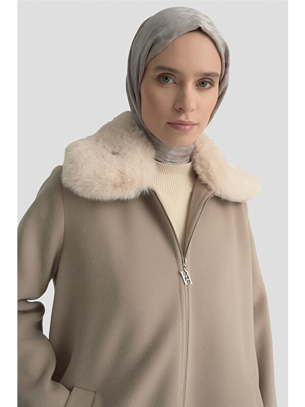 ARMİNE Kürk Yakalı Kaban 25Kd1707 Bej