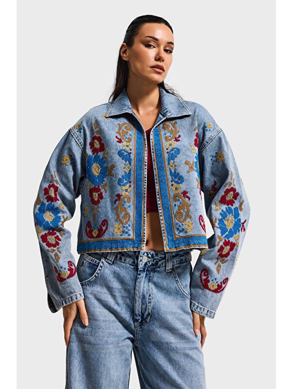 It's Basic Kadın Jean Rengi 3s6-32 Bol Kesim Özel Nakış Desenli Tasarım Denim Ceket