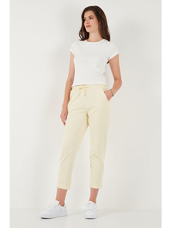 Lela Pamuklu Normal Bel Regular Fit Düz Paça Kadın Pantolon 668YP42282S4
