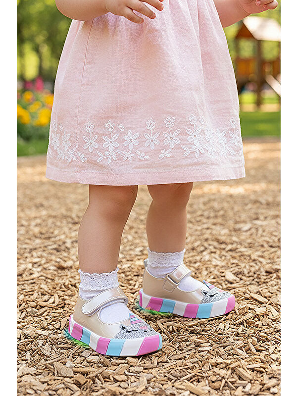 Kiko Kids Beyaz Kiko Kids Gilan Cirtli Işıklı Kız Bebek Babet Ayakkabı