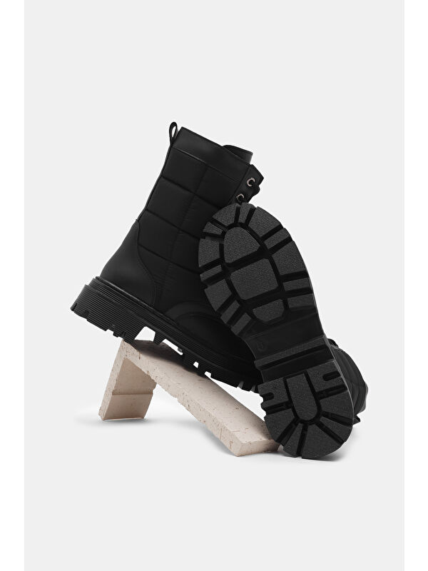 Tonny Black Siyah Tonny Black Cilt Termo Kadın Taban Nakışlı Karo Desenli Bağcıklı ve Fermuarlı Bot