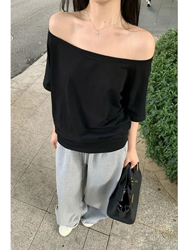 Tarz Cool Siyah Kadın Düşük Omuz Kayık Yaka Oversize T-Shirt