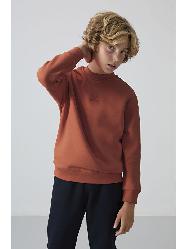 Tommylife Kiremit Pamuklu Kalın İçi Tüylü Yumuşak Dokulu Standart Fit Nakışlı Erkek Çocuk Sweatshirt - 11232