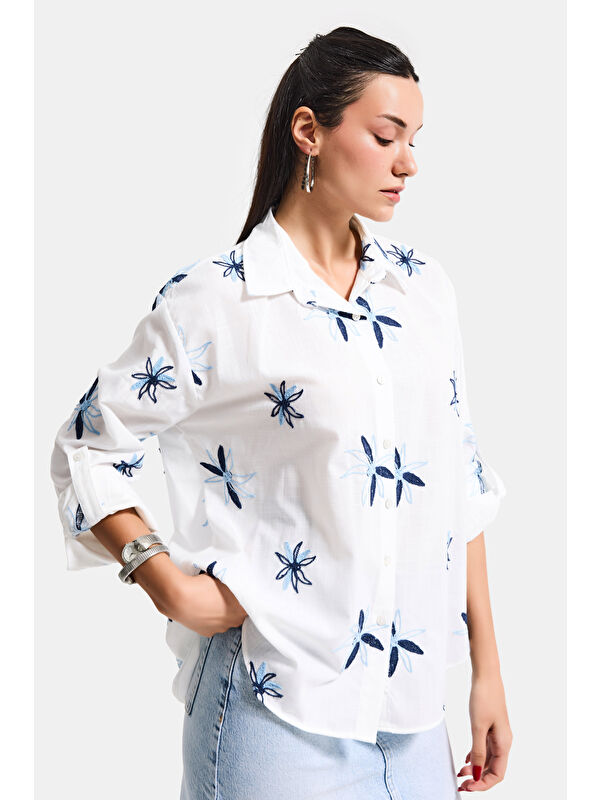 It's Basic Kadın Beyaz Mavi s6-103 Oversize Nakışlı Gömlek