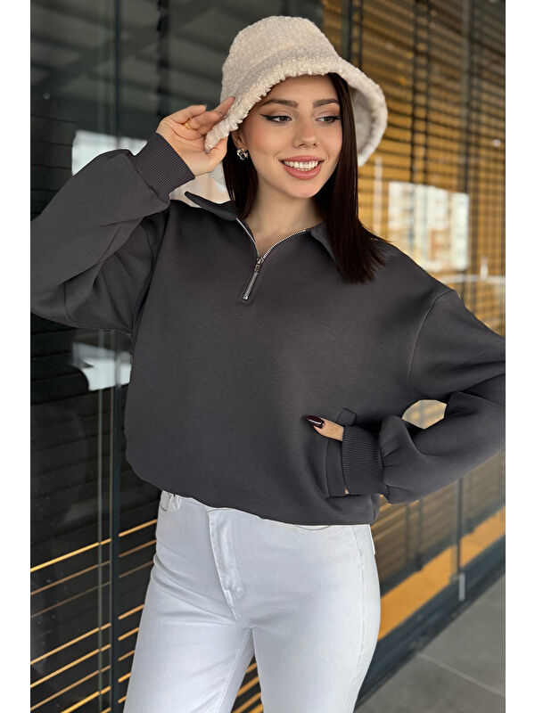Gülseli Dik Yaka Yarım Fermuarlı Şardonlu Kadın Sweatshirt
