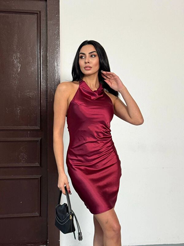 Hazelin Kadın Bordo Halter Yaka Saten Kumaş Sırt Dekolteli Mini Elbise HZL26W-FRY123631
