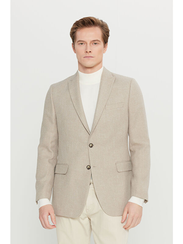 Altınyıldız Classics Erkek Bej Slim Fit Dar Kesim Kırlangıç Yaka Kapak Cepli Armürlü Blazer Ceket