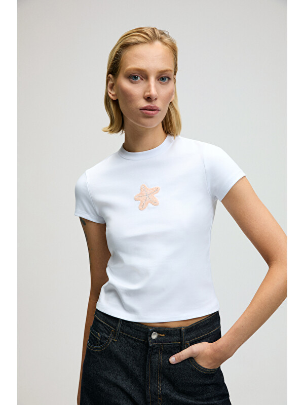 ETHIQUET ZEFIRA Kadın Bisiklet Yaka Kısa Kollu Önü Boncuk İşleme Detaylı Slim BEYAZ T-Shirt