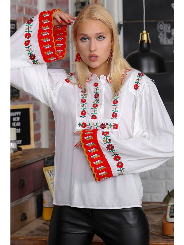 Chiccy Kadın Beyaz Gömlek Yakalı Gül Nakışlı İspanyol Kol Dokuma Bluz M10010200BL94588