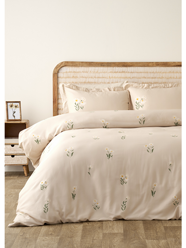 Bella Maison %100 Pamuk Saten Daisy Çift Kişilik Nevresim Takımı Bej (200x220 cm)