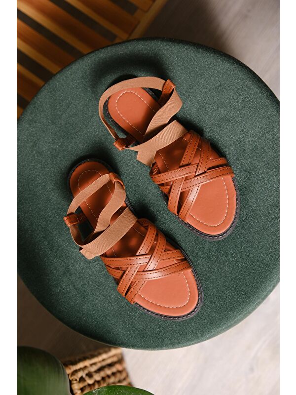 Liqqa Çapraz Deri Detaylı Lastikli Kadın Sandalet - Görsel 4