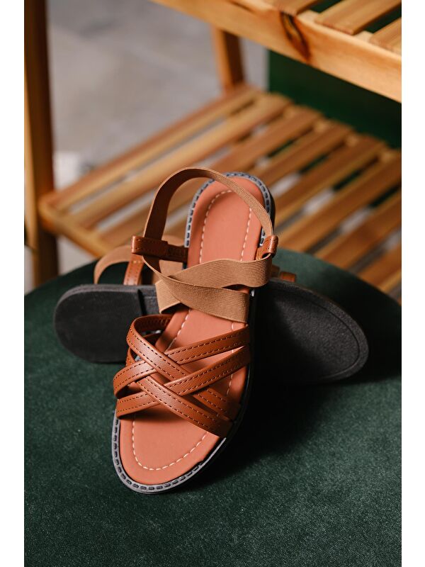 Liqqa Çapraz Deri Detaylı Lastikli Kadın Sandalet - Görsel 7