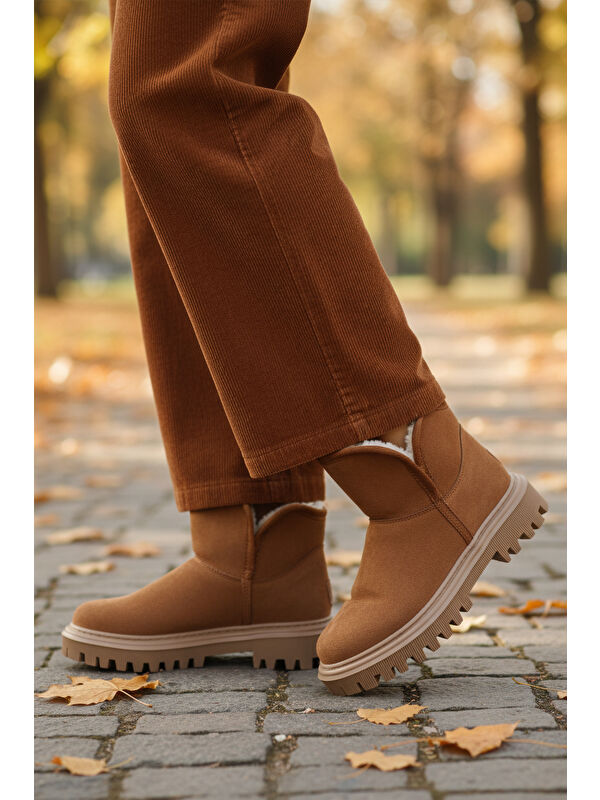 Taba Süet İçi Kürklü Soğuğa Dirençli Kaymaz Kadın Bot 548038 Z - Görsel 4