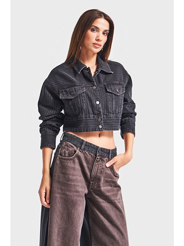 It's Basic Kadın Çizgili Siyah Renk 1w5-1 Crop Fit Önü Düğmeli Komfort Denim Ceket