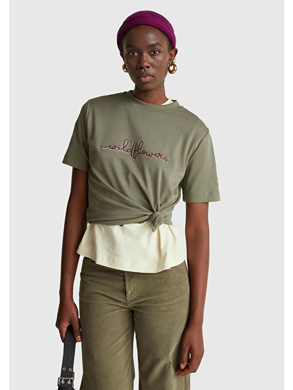 United Colors Of Benetton Kadın Haki %100 Pamuk Önü Çiçek İşlemeli Bisiklet Yaka T-Shirt
