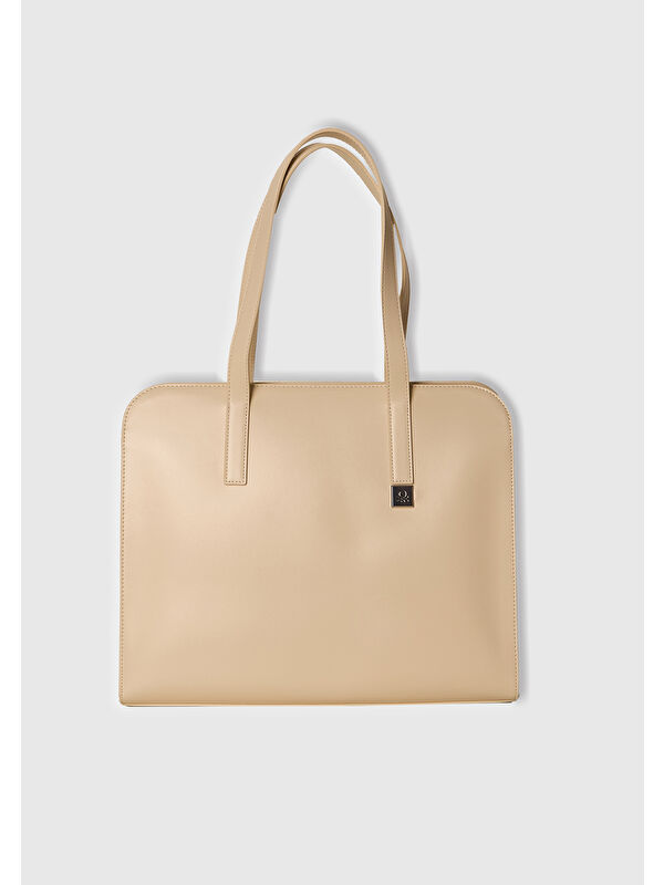 United Colors Of Benetton Kadın Taş Rengi Logo Detaylı Metal Plakalı Fermuarlı Geniş Tote Çanta