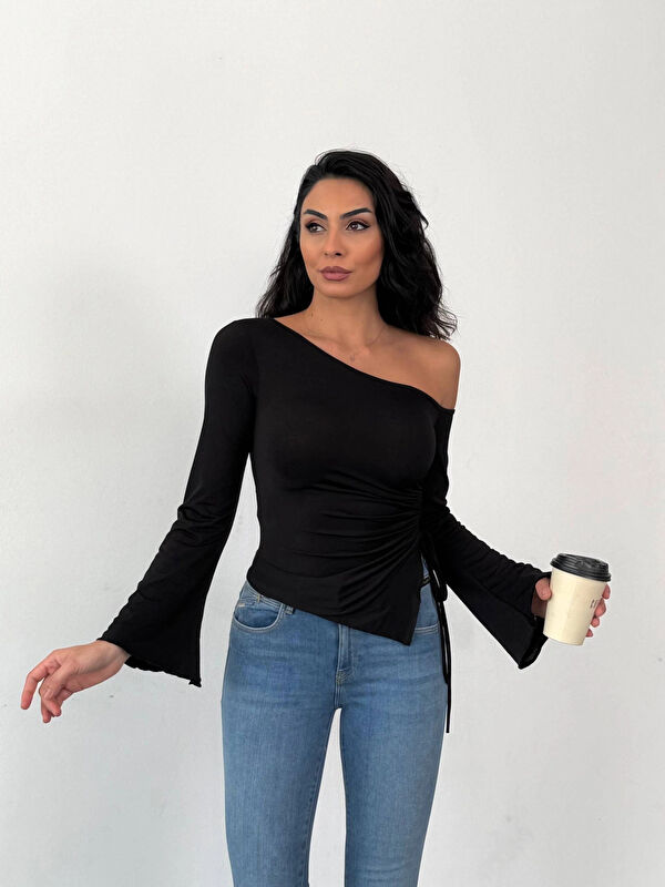 Hazelin Kadın Siyah Asimetrik Kesim İspanyol Kol Beli Büzgülü Sandy Bluz HZL25W-FRY123591