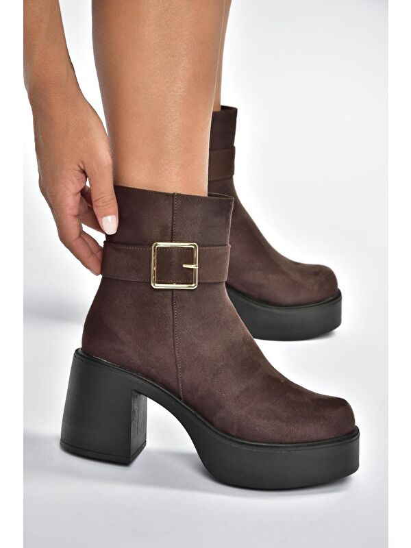 Kahverengi Kadın Bot V726446602 - Görsel 4