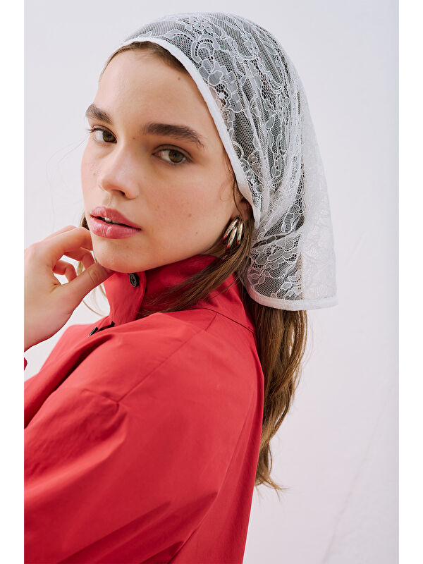 Manuka Dantel Üçgen Ekru Bandana
