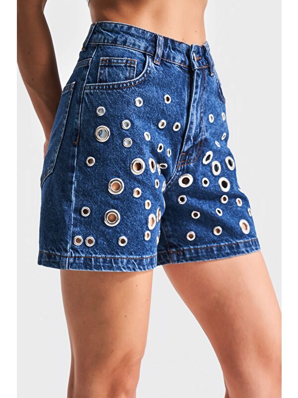 It's Basic Kadın Mavi Renk 1s5-5 Kuş Gözü Detaylı Midi Boy %100 Pamuk Mom Fit Tasarım Denim Şort