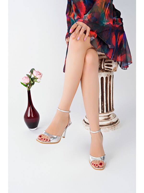 CHARLOT Bilekten Bağlamalı Kadın İnce Topuklu Ayakkabı - Görsel 7